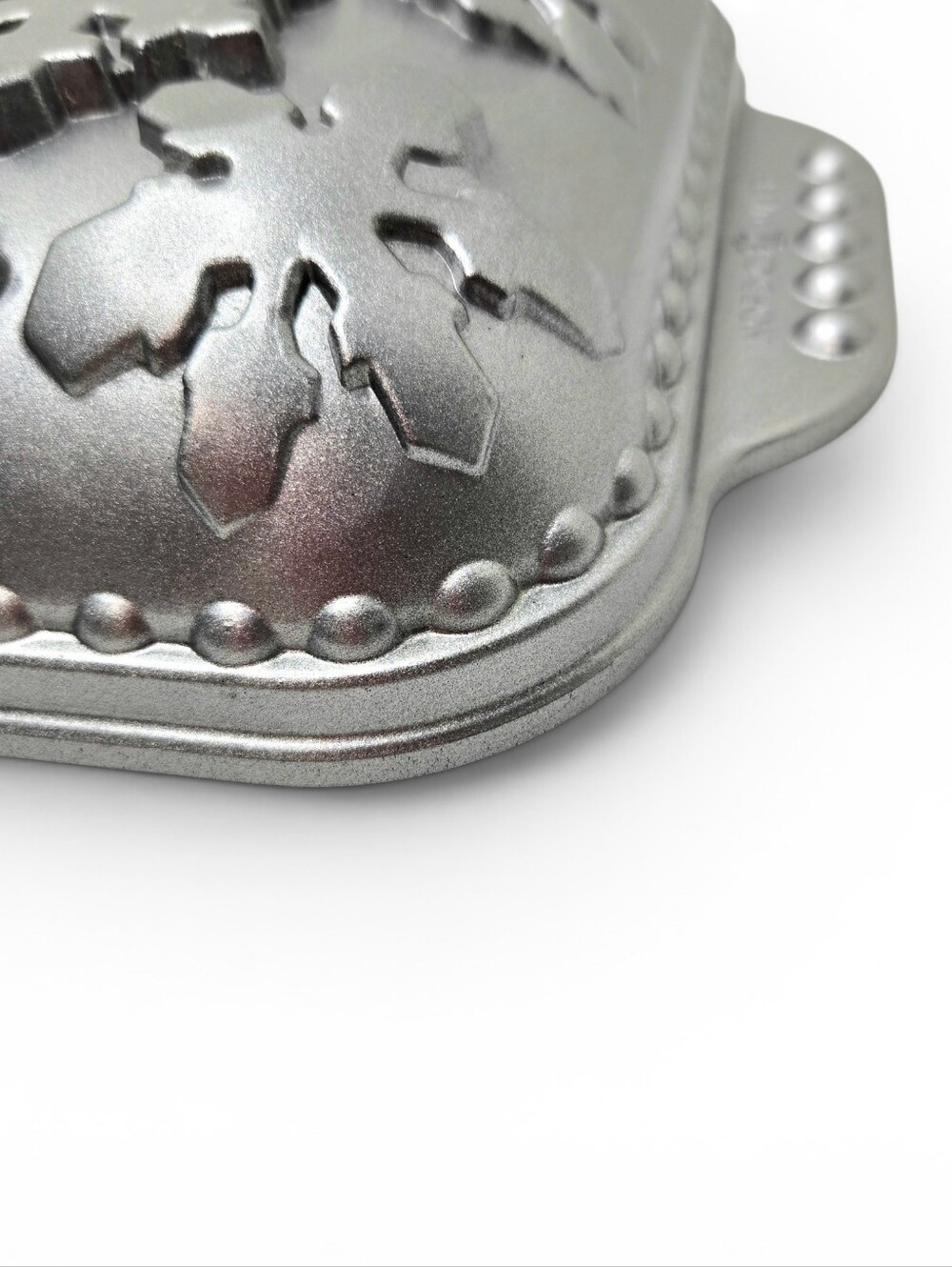 Nordic Ware Snowflake Baking Pan - Picture 6 of 11